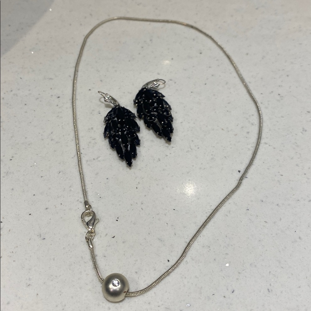 Elegant Silver Necklace 3 crystal on pendant with earrings - Picture 1 of 6
